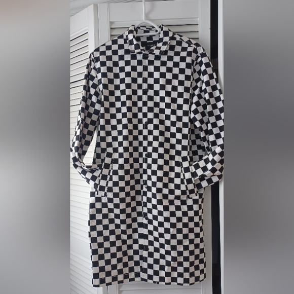 Forever 21 Men Checkered Black and White Trech Coat Red Lining Size Small - Picture 2 of 9